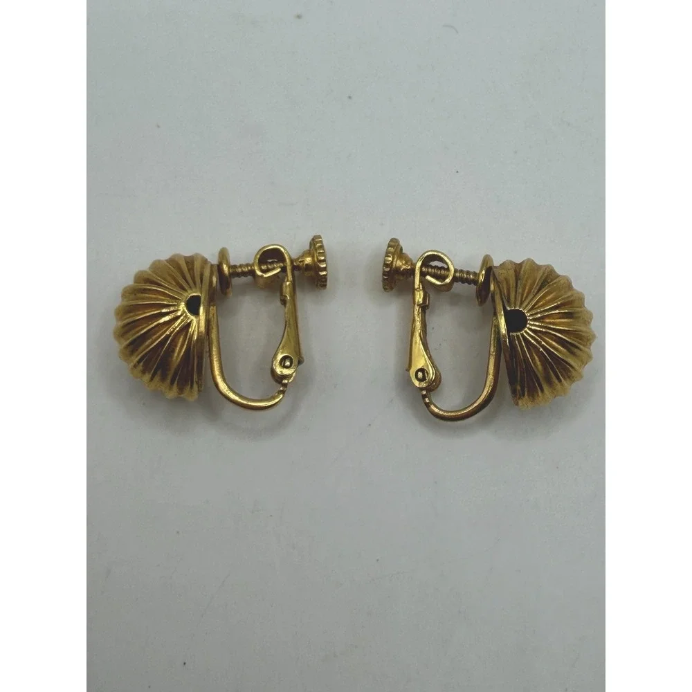Vintage Napier Gold‎ Tone Armadillo / Pill Bug Textured Earrings Clip/Screw Back
